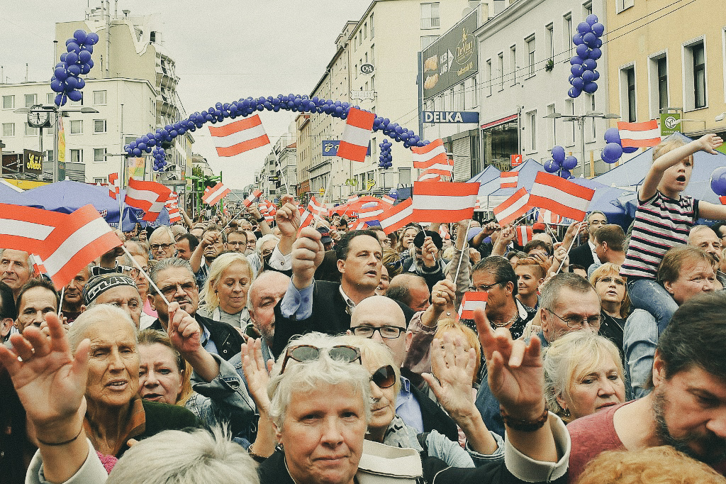 Identitas dan Tatanan Sosial Masyarakat Austria
